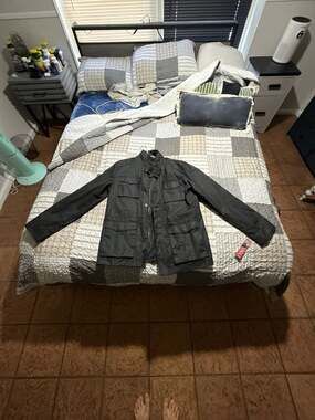Merona Men's Water Resistant Four-Pocket Field Jacket in Black